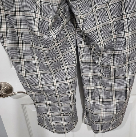 Ava & Viv Cream Plaid High Rise Tapered Ankle Pants in Size 22 - Picture 10 of 14